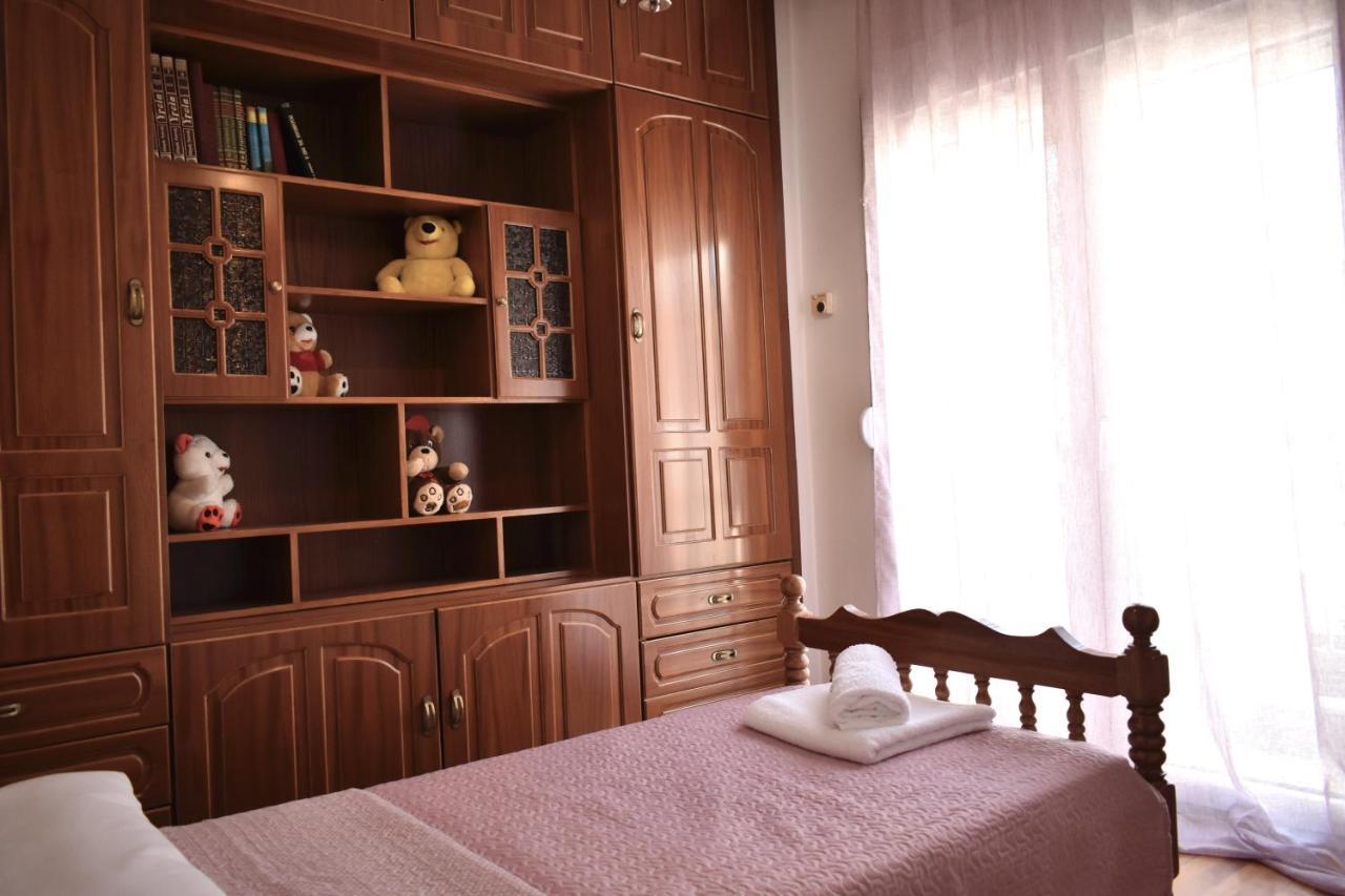 Κεντρικό Και Ευρύχωρο Οροφοδιαμέρισμα Kastoria Bagian luar foto